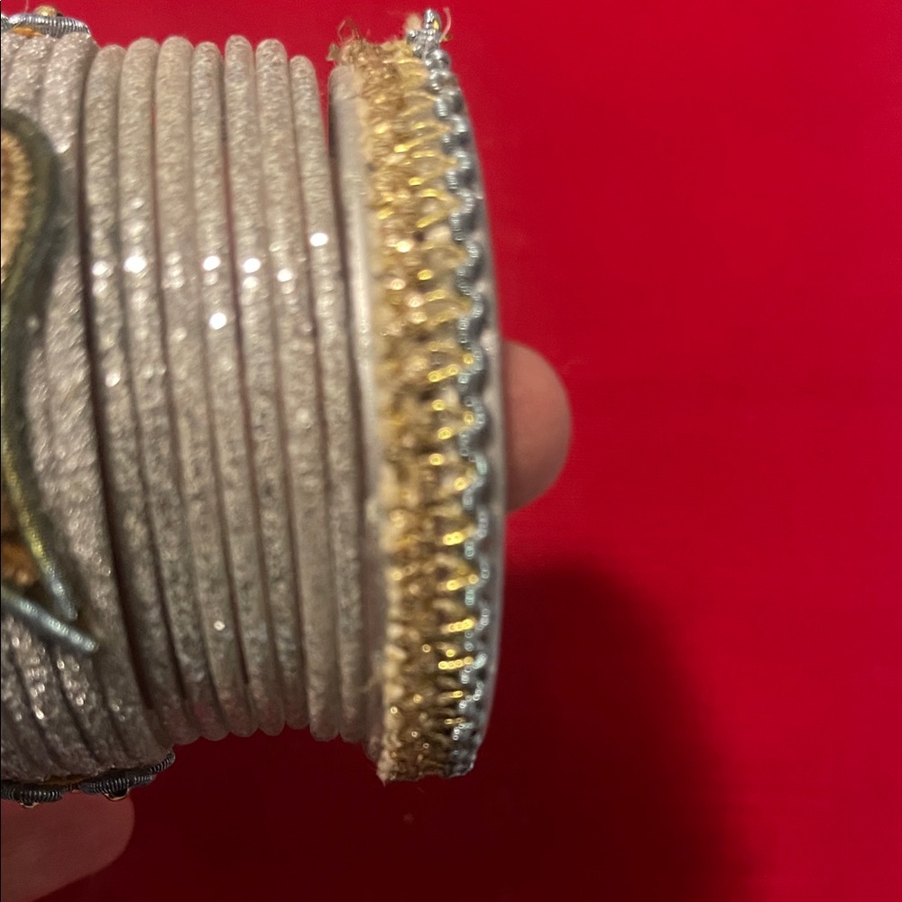 Elegant Gold Bangle Set - Picture 4 of 10
